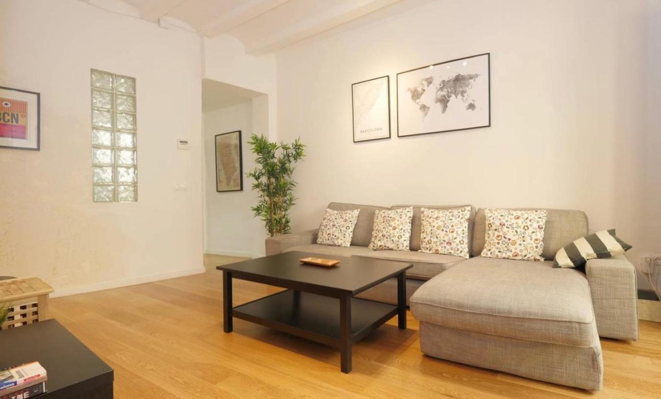 Urban Design Apartments & Studios Barcelona Exterior photo